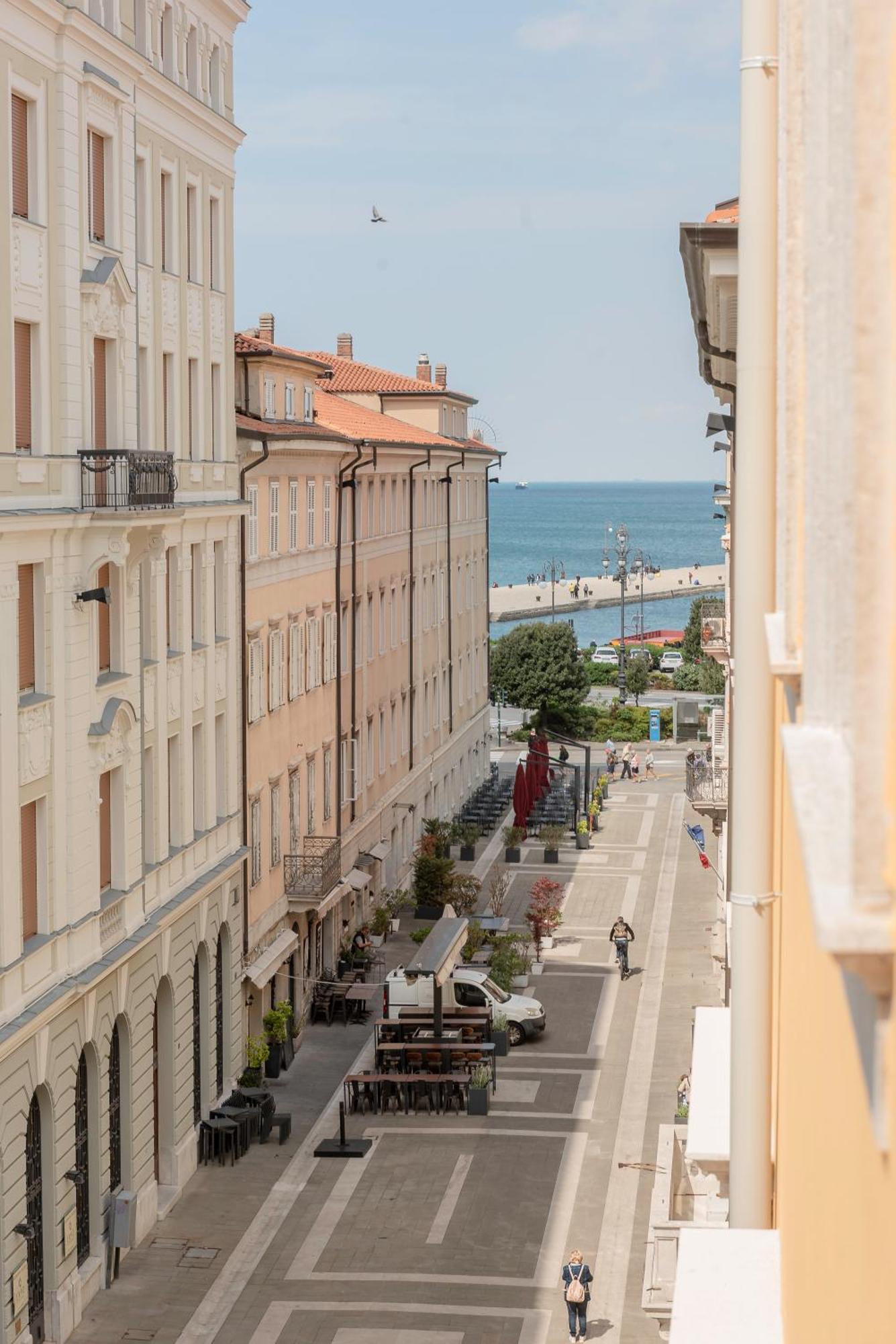 San Nicolo Suites Trieste Bagian luar foto