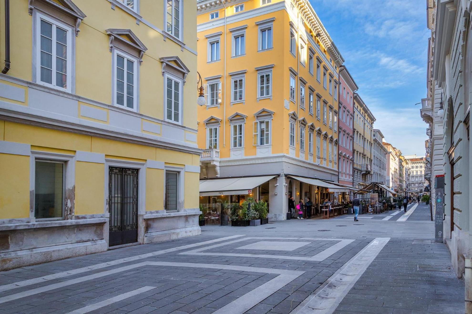 San Nicolo Suites Trieste Bagian luar foto